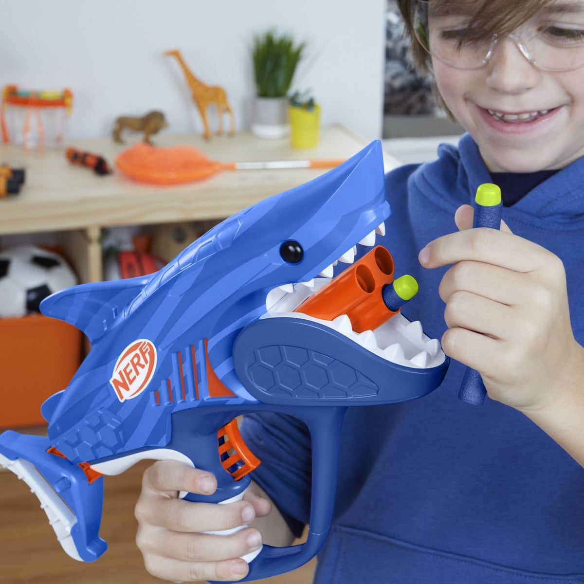 Junior Wild Sharkfire, Easy Play Dart Blaster, 8 Elite Darts, Ages 6 & Up D5Q6 - product image 3